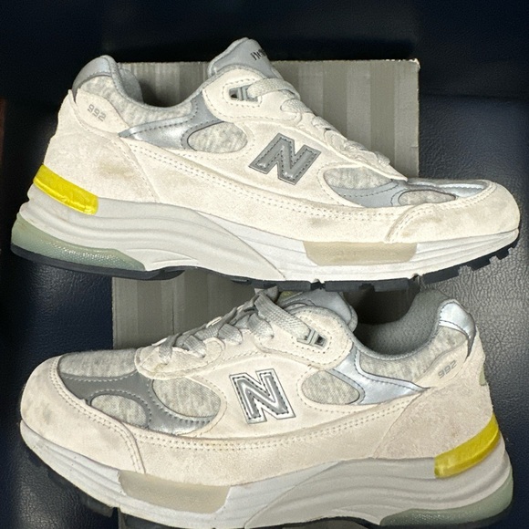 Size 9.5 - New Balance 992 Made in USA White Cyclone W - Picture 1 of 9